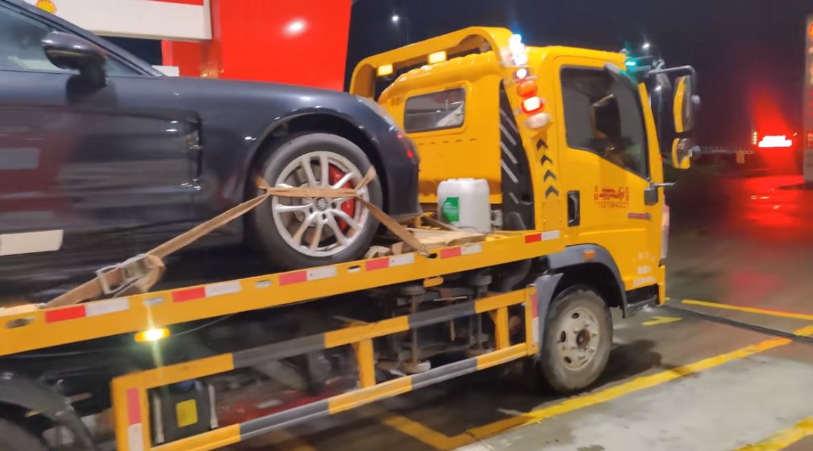 连云港行车途中遇到突发状况该如何呼叫道路救援？